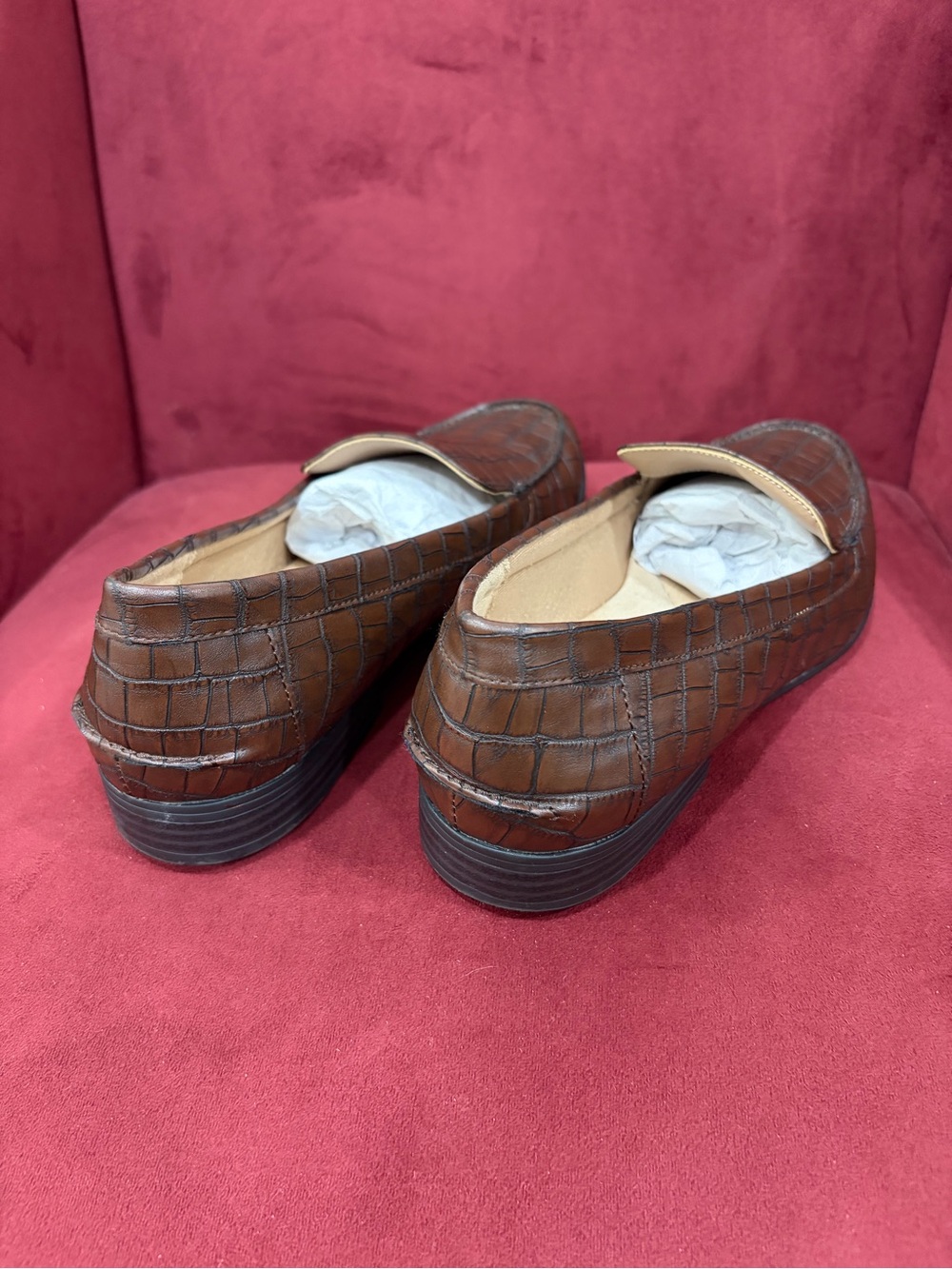 Life Stride Women's Brown Croc-Embossed Slip-On Loafers - Picture 4 of 8